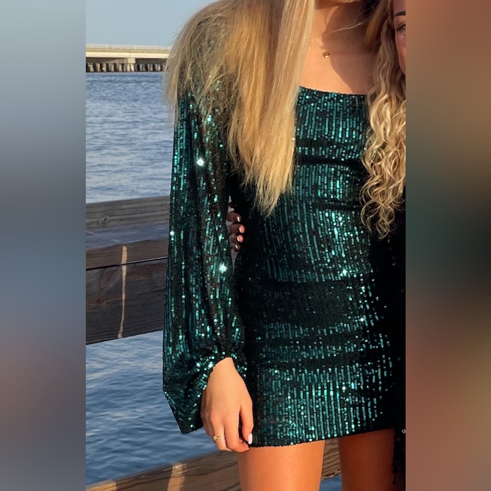 Elegant Teal Sequin Long Sleeve Dress